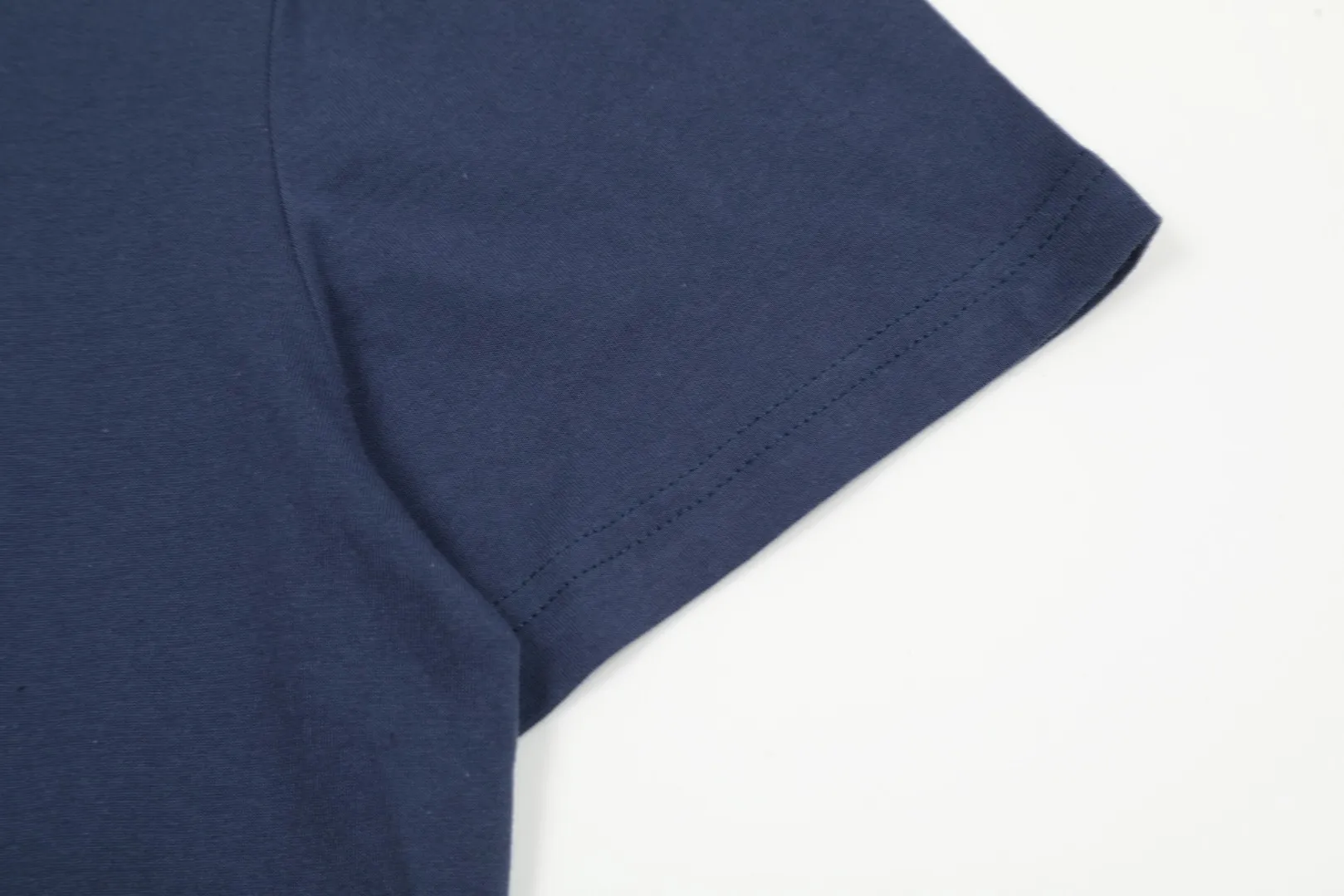 🅿️116 "Top quality" Style number: DS003# (not off the shelves all year round) [Ralph Lauren classic pony embroidered round neck basic short sleeves] ✅Ralph Lauren Ralph Lauren classic basic versatile round neck short sleeves ✅Main supplier platform live broadcast Wholesale entities Replenish when out of stock Not off the shelves ✅ZP quality 1:1 version Scan the code to enter the GF website Z cabinet quality ✅26 pieces of 180g hydrophilic toner 100% cotton fabric, comfortable and soft, strong breathability, high-end, cost-effective, good quality needless to say ✅Restore the original version, the maximum size can be worn up to 210 pounds, loose, comfortable and stress-free ✅Work wear, life wear, suitable for various occasions, must-have recommendation for couples Size: Powder white dark gray blue label light gray white label